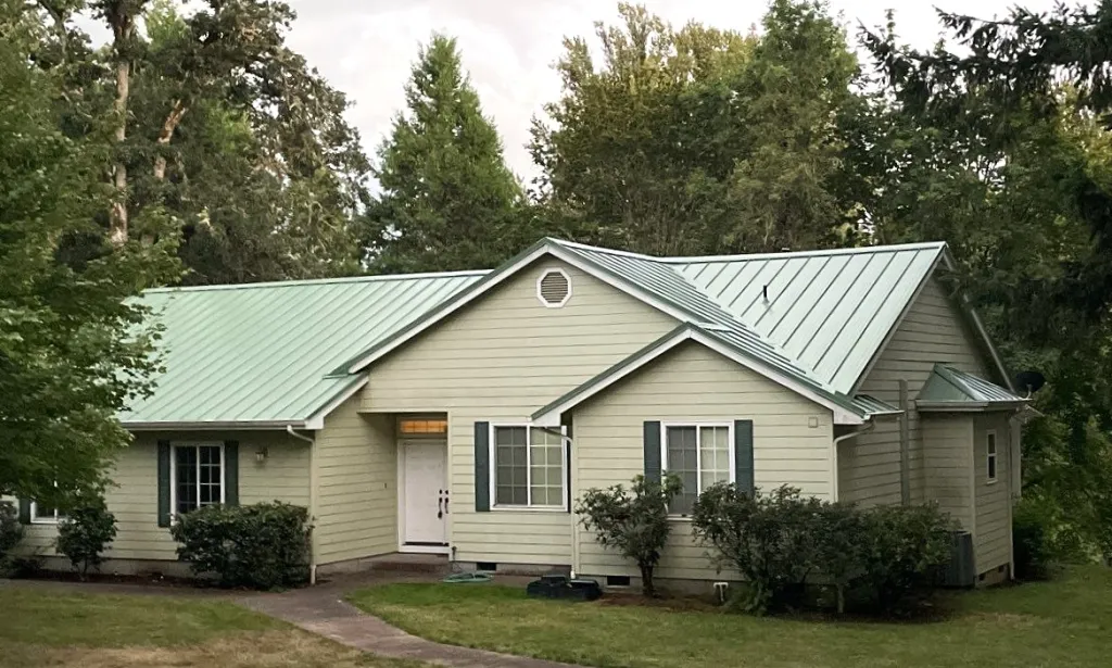 New metal roof in Fall Creek, OR
