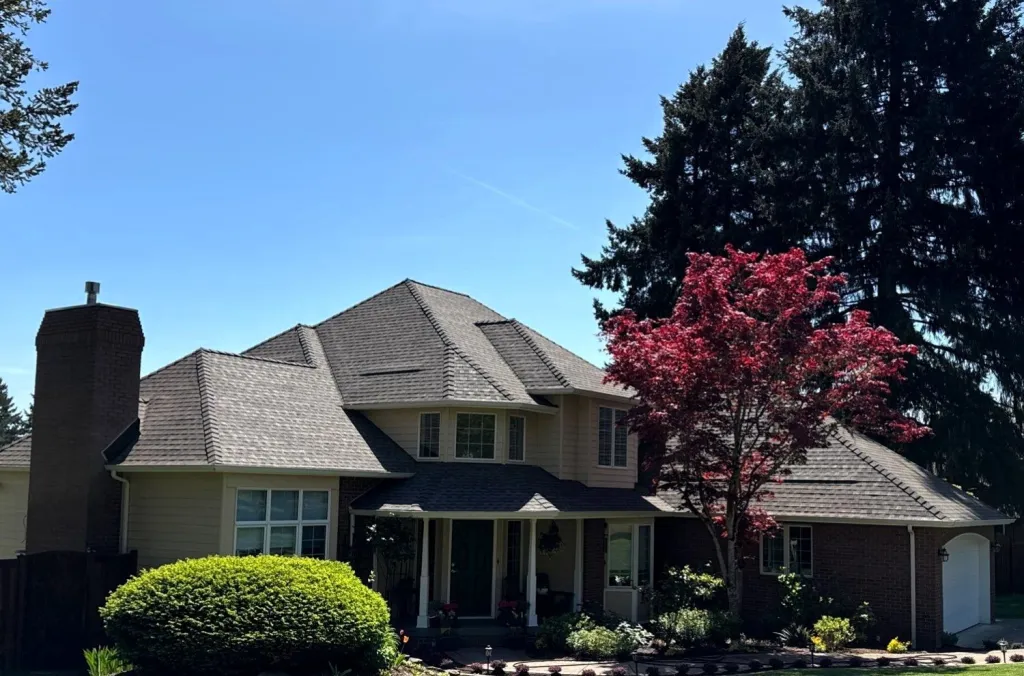 New asphalt shingle roof in Eugene, Oregon